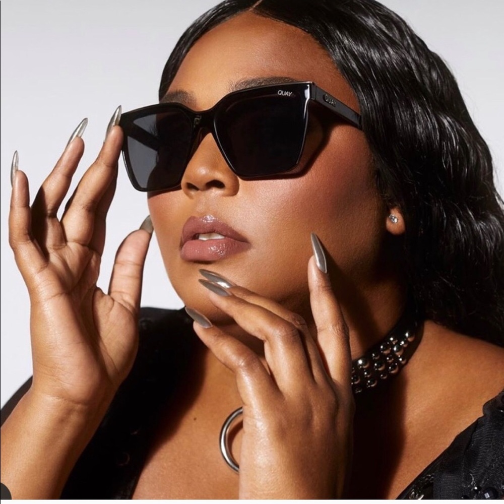 NWT Quay LIZZO Level Up Sunglasses w/case